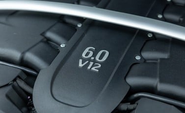 Aston Martin V12 Vantage S Roadster 50