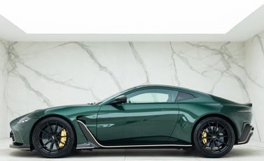 Aston Martin V12 Vantage 2