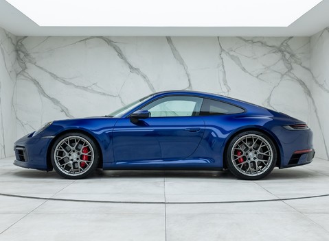 Porsche 911 Carrera 4S (992) 2