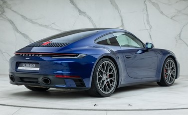 Porsche 911 Carrera 4S (992) 3