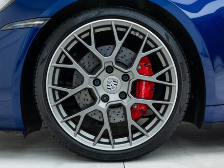 Porsche 911 Carrera 4S (992)