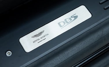 Aston Martin DBS Superleggera 21