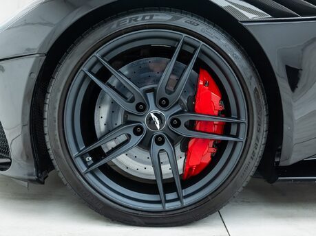 Aston Martin DBS Superleggera