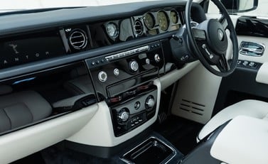 Rolls-Royce Phantom Series II 24