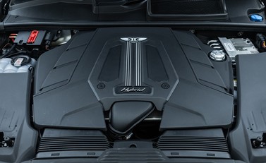 Bentley Bentayga Hybrid First Edition 46