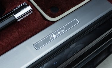 Bentley Bentayga Hybrid First Edition 25