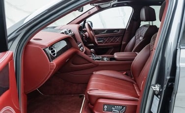 Bentley Bentayga Hybrid First Edition 17
