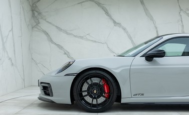 Porsche 911 Carrera GTS (992) 28