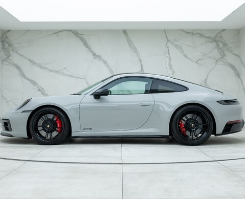 Porsche 911 Carrera GTS (992)