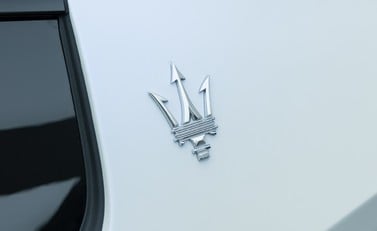 Maserati MC20 V6 32