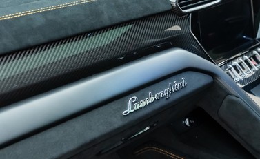 Lamborghini Urus Performante 27