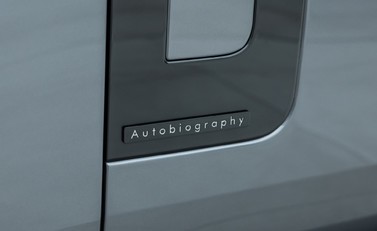 Land Rover Range Rover P550e Autobiography 32