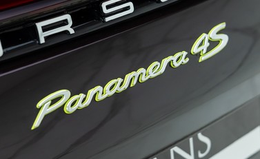 Porsche Panamera 4S E-Hybrid 32