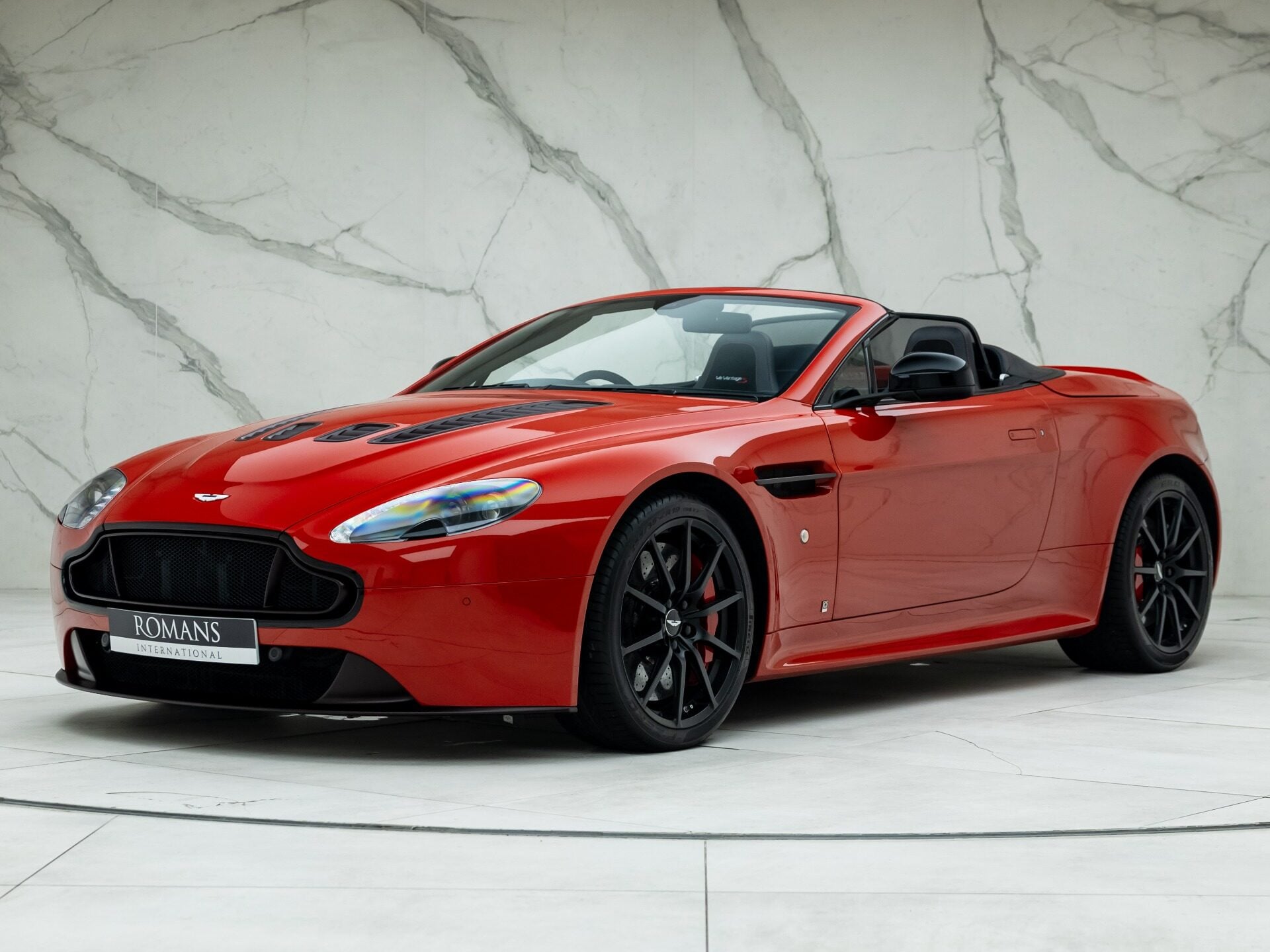 Aston Martin V12 Vantage レッド Used Aston Martin V12 Vantage S Roadster for sale | Red Lion (Q