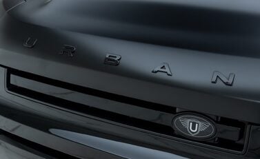 Land Rover Defender 90 D250 X-Dynamic SE URBAN 30