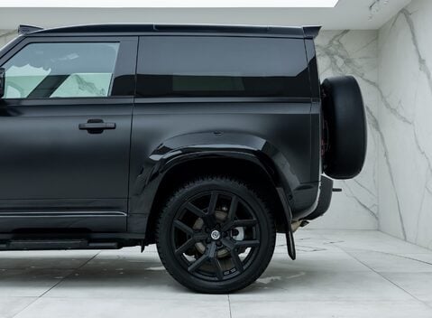 Land Rover Defender 90 D250 X-Dynamic SE URBAN 39