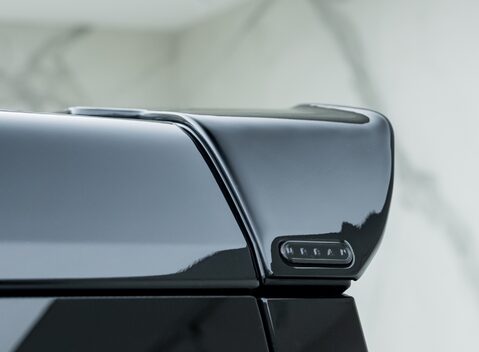 Land Rover Defender 90 D250 X-Dynamic SE URBAN 33