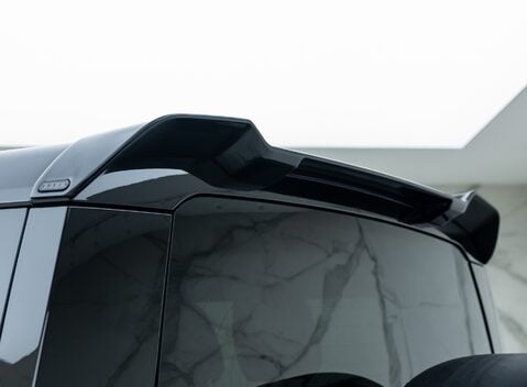 Land Rover Defender 90 D250 X-Dynamic SE URBAN 34