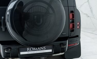 Land Rover Defender 90 D250 X-Dynamic SE URBAN 28