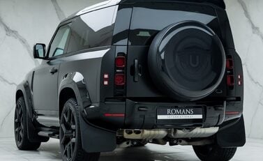 Land Rover Defender 90 D250 X-Dynamic SE URBAN 7