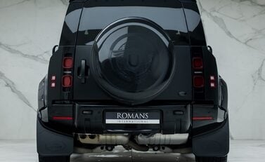 Land Rover Defender 90 D250 X-Dynamic SE URBAN 5