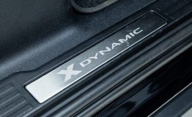 Land Rover Defender 90 D250 X-Dynamic SE URBAN 22