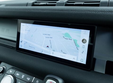 Land Rover Defender 90 D250 X-Dynamic SE URBAN 18