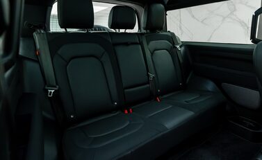 Land Rover Defender 90 D250 X-Dynamic SE URBAN 13