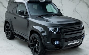 Land Rover Defender 90 D250 X-Dynamic SE URBAN 8