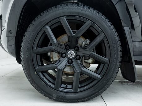 Land Rover Defender 90 D250 X-Dynamic SE URBAN