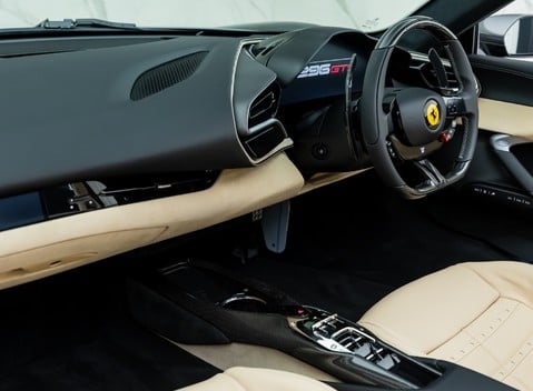 Ferrari 296 GTS 18