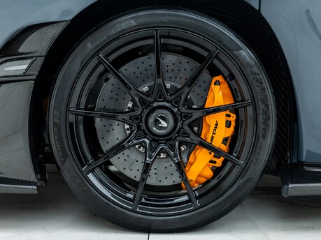 McLaren Senna