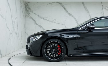 Mercedes-Benz S Class S63 AMG Coupe Premium 30