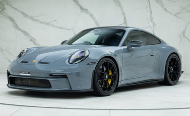 Porsche 911 GT3 Touring (992) 1