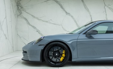 Porsche 911 GT3 Touring (992) 40