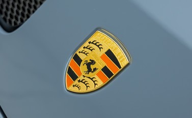 Porsche 911 GT3 Touring (992) 30