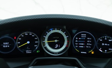 Porsche 911 GT3 Touring (992) 17