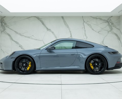 Porsche 911 GT3 Touring (992) 