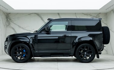 Land Rover Defender 90 V8 P525 Urban 2