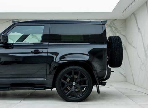 Land Rover Defender 90 V8 P525 Urban 34