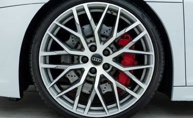Audi R8 V10 Spyder 25
