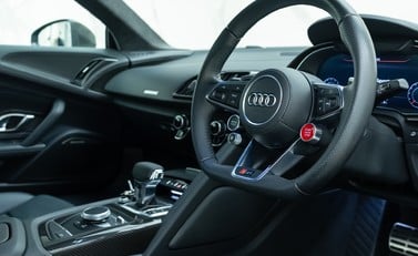Audi R8 V10 PERFORMANCE CARBON BLACK 10