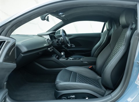 Audi R8 V10 PERFORMANCE CARBON BLACK 12