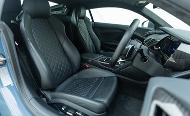 Audi R8 V10 PERFORMANCE CARBON BLACK 11