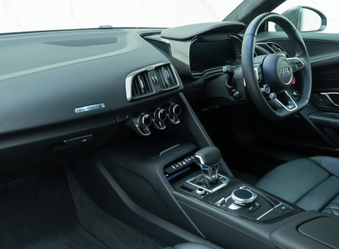 Audi R8 V10 PERFORMANCE CARBON BLACK 13