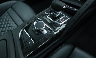 Audi R8 V10 PERFORMANCE CARBON BLACK 16