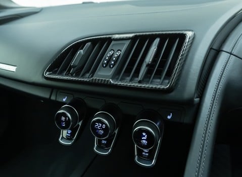 Audi R8 V10 PERFORMANCE CARBON BLACK 15