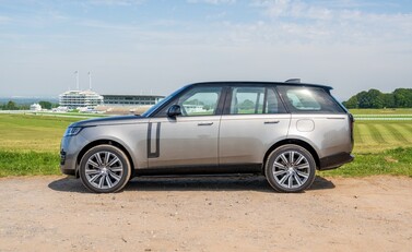 Land Rover Range Rover P510e Autobiography 3