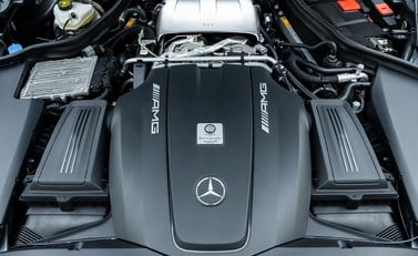 Mercedes-Benz AMG GT R Premium 38