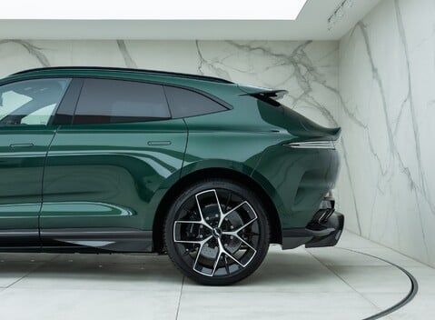 Aston Martin DBX 707 40